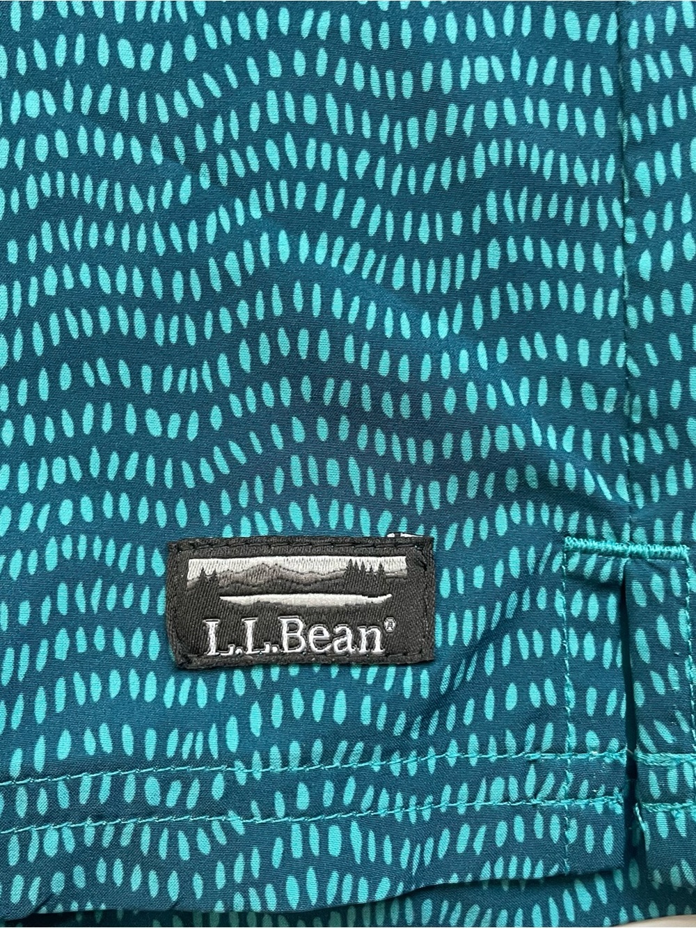 L.L.Bean Women's Stretch Hiking Athletic Shorts Wavy Dot Teal Misses